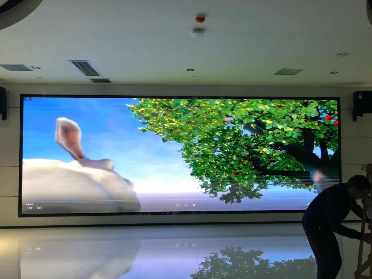 高清多功能会议室LED电子屏价格 P1.5LED显示屏厂家